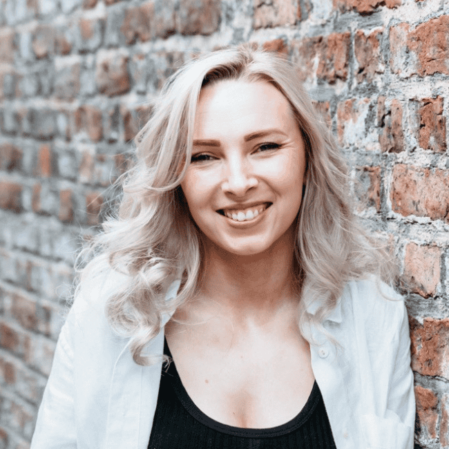 A portrait photograph of Dr Alice Siberry.